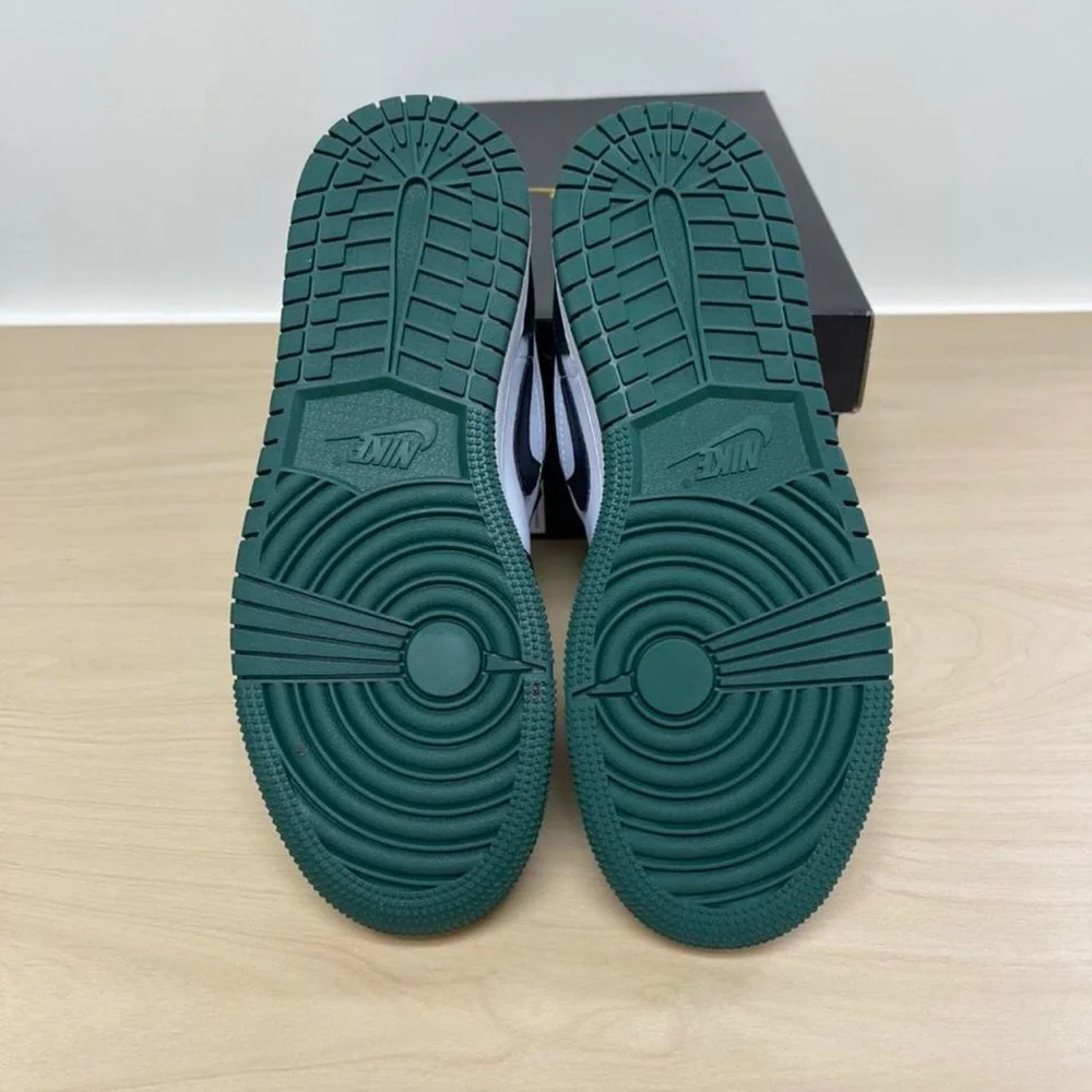 Nike Air Jordan 1 low gs green toe - Picture 4 of 4